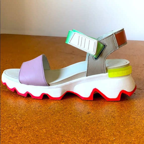 sorel orange strappy sport sandals